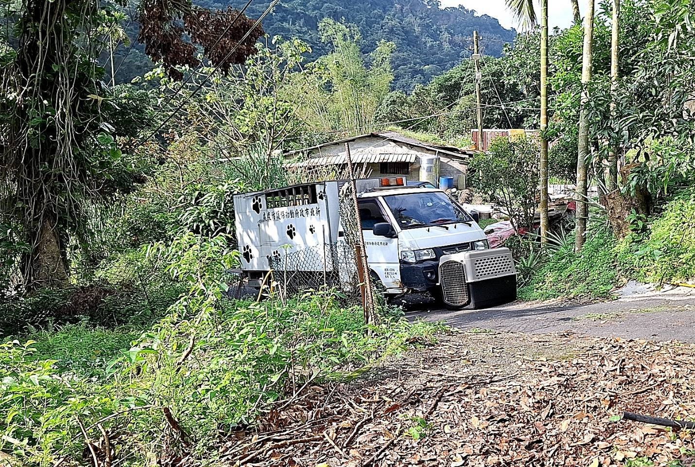 動保處派員偕同警方至該址稽查飼養犬隻不當飼養之情事。.jpg