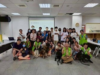 參與學員與講師-培訓犬大合照-為課程畫下溫馨句點.jpg