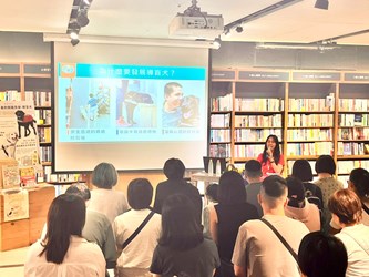 中市蹓蹓市集前導講座 「開路天使」導盲犬溫暖登場 圖片集錦，共 4 張