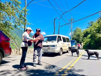 梨山專案沿街宣導犬貓絕育及狂犬病防疫.jpg
