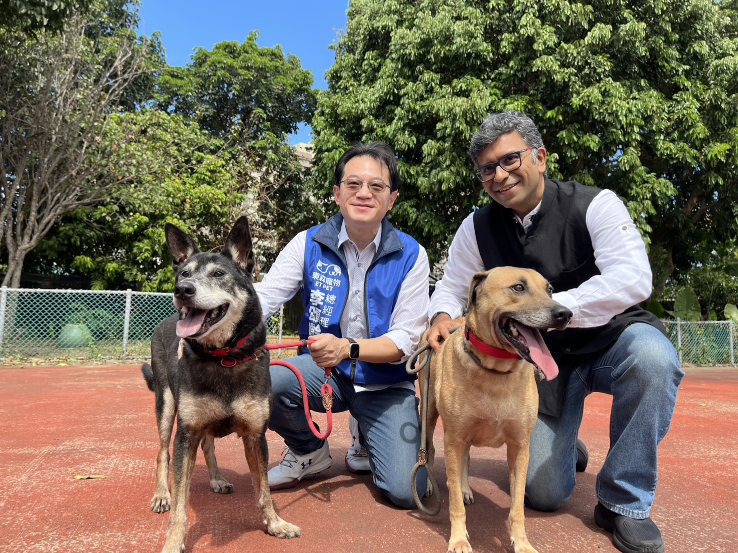 東森寵物雲總經理李頌齡及希爾思總經理哈迪克.jpg