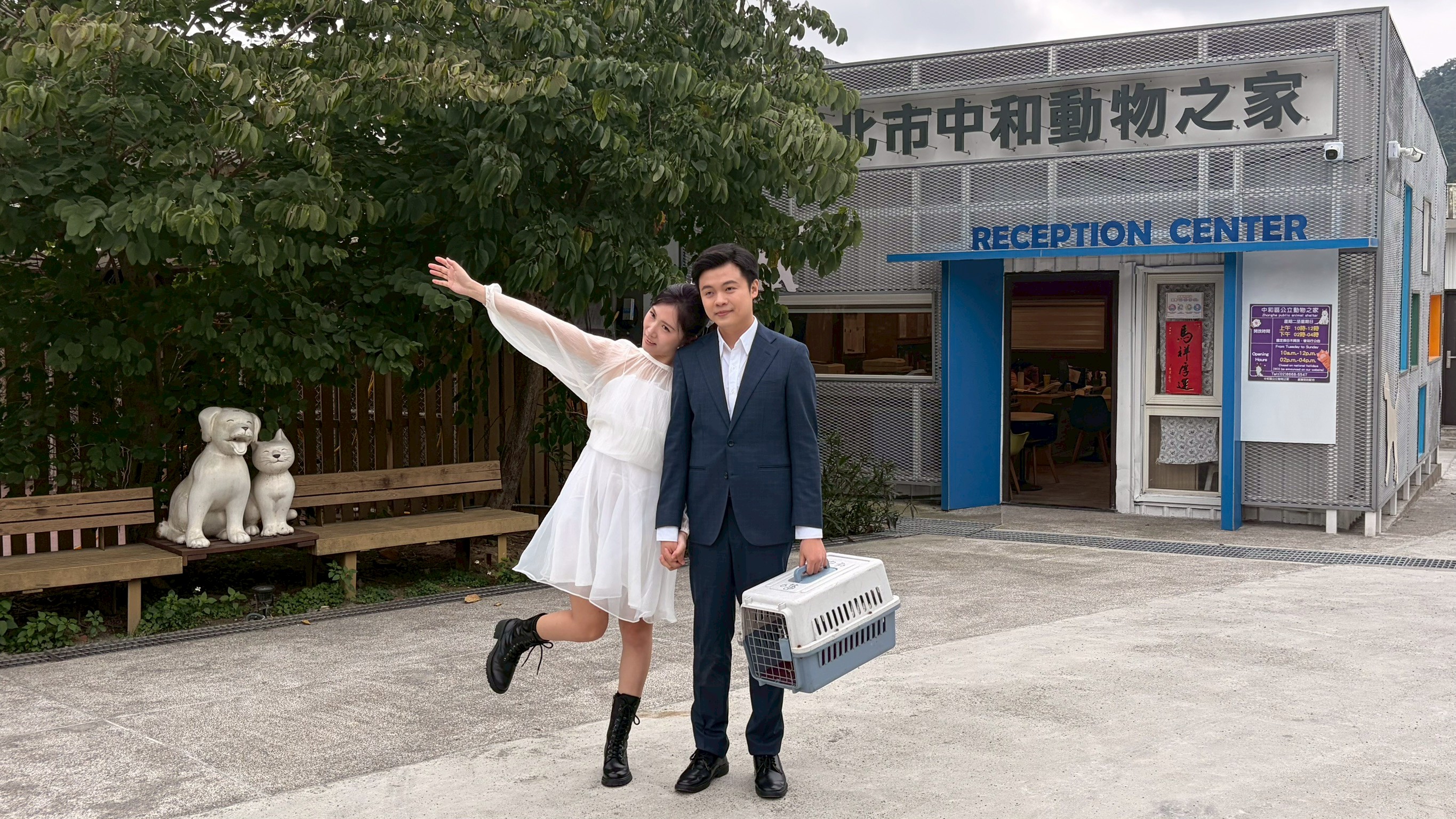 新郎湯先生希望在人生重要的婚紗紀念中，能與另一伴在動物之家與收容動物共同留下珍貴畫面.jpg