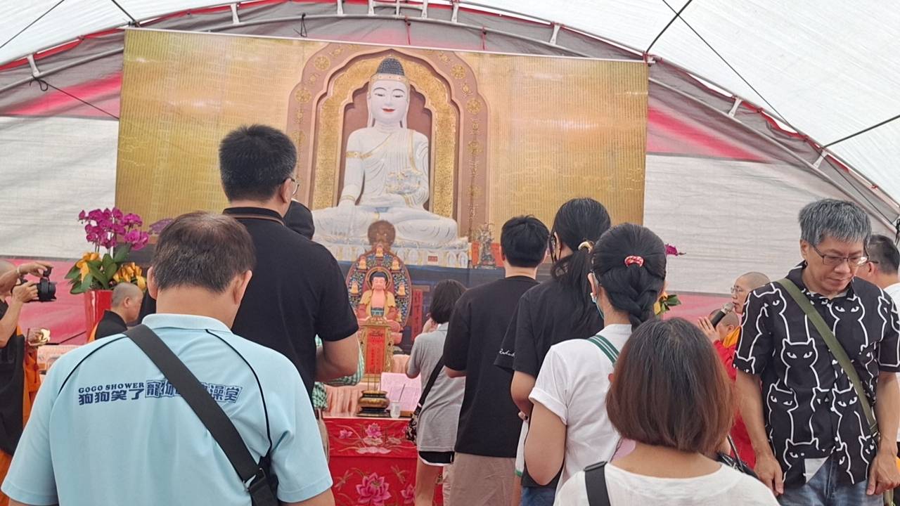現場超過百位飼主共同參與